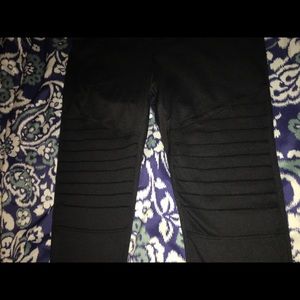 Pink Rose leggings with detailed legs